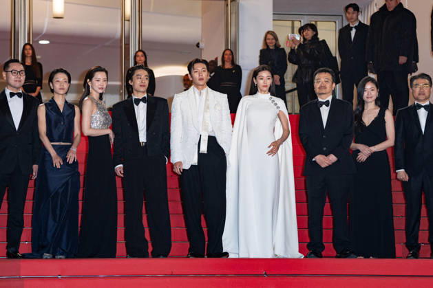 Cannes Gun-Che screening NG Kim Shin-rok, Shin Hyun-been, Koo Kyo-hwan, Ji Chang-wook, Jun Ji-hyun, Yeon Sang-ho and Yang Yu-min attending the ‘Gun-Che (Colony)’ Screening and Red Carpet at Palais Des Festivals in Cannes, France on May 15 2026 as part of the 79th Cannes Film Festival. Photo by Nicolas Genin ABACAPRESS.COM Cannes France  Copyright: xGeninxNicolas ABACAx