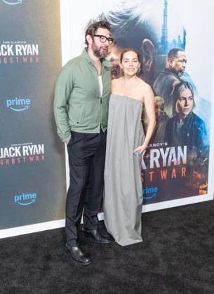 May 15, 2026, Bronx, New York, USA: New York, NY, May 15, 2026: John Krasinski and Sienna Miller attend World Premiere of Amazon MGM Studios Tom Clancy s Jack Ryan: Ghost War at Regal Times Square Bronx USA  - ZUMAr339 20260515_znp_r339_072 Copyright: xLevxRadinx