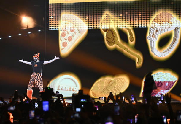 Akylas representing Greece with the song Ferto during the final of the 70th Eurovision Song Contest ESC at the Wiener Stadthalle in Vienna, Austria, Saturday, May 16, 2026 WIEN AUSTRIA x10070x Copyright: xJessicaxGow TTx EUROVISION 2026 FINAL 7oKFzllBdSM