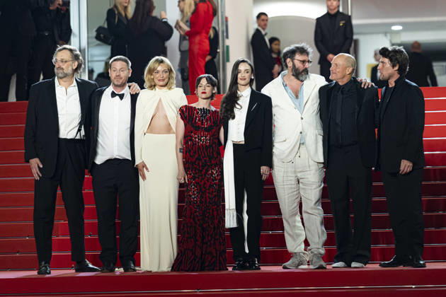 Full Phil screening during the 79th Cannes Film Festival Eric Wareheim, Tim Heidecker, Emma Mackey, Kristen Stewart, Charlotte Le Bon, Quentin Dupieux, Woody Harrelson and Hugo Selignac - the Full Phil screening during the 79th annual Cannes Film Festival at Palais des Festivals on May 16, 2026 in Cannes, France.  Copyright: x Chassery+Courdjix