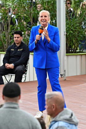 ZDF - Fernsehgarten. Moderatorin Andrea Kiwi Kiewel während der ZDF - Unterhaltungsshow Fernsehgarten am 17.05.2026 in Mainz. 20260517MWI121953