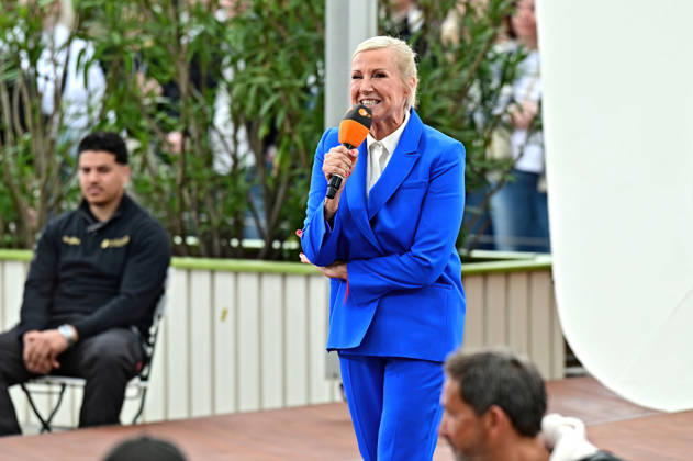 ZDF - Fernsehgarten. Moderatorin Andrea Kiwi Kiewel während der ZDF - Unterhaltungsshow Fernsehgarten am 17.05.2026 in Mainz. 20260517MWI122015