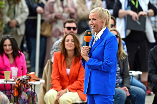 ZDF - Fernsehgarten. Moderatorin Andrea Kiwi Kiewel während der ZDF - Unterhaltungsshow Fernsehgarten am 17.05.2026 in Mainz. 20260517MWI122078