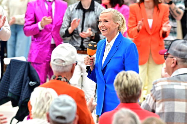 ZDF - Fernsehgarten. Moderatorin Andrea Kiwi Kiewel während der ZDF - Unterhaltungsshow Fernsehgarten am 17.05.2026 in Mainz. 20260517MWI122187