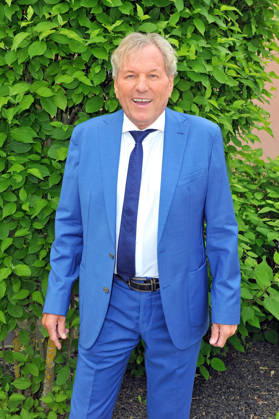 ZDF - Fernsehgarten. Sänger Bernhard Brink während der ZDF - Unterhaltungsshow Fernsehgarten am 17.05.2026 in Mainz. 20260517MWI122824