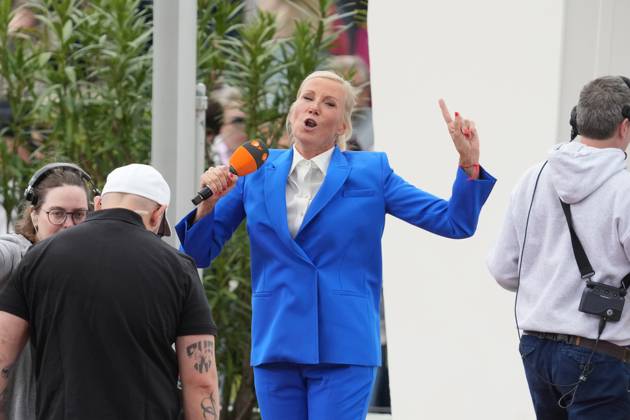 ZDF-Fernsehgarten 2026. Andrea (Kiwi) Kiewel im ZDF Fernsehgarten bei der Schlagerparty am 17.05.2026 in Mainz. Mainz ZDF Fernsehgarten Rheinland-Pfalz