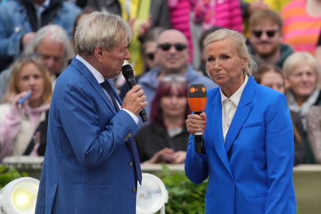ZDF-Fernsehgarten 2026. Bernhard Brink und Andrea (Kiwi) Kiewel im ZDF Fernsehgarten bei der Schlagerparty am 17.05.2026 in Mainz. Mainz ZDF Fernsehgarten Rheinland-Pfalz