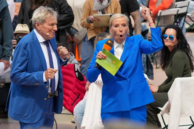 ZDF-Fernsehgarten 2026. Bernhard Brink und Andrea (Kiwi) Kiewel im ZDF Fernsehgarten bei der Schlagerparty am 17.05.2026 in Mainz. Mainz ZDF Fernsehgarten Rheinland-Pfalz