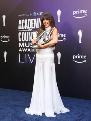 Ella Langley poses in the winner s walk at the the 61st Academy of Country Music Awards at the MGM Grand Garden Arena in Las Vegas, Nevada on Sunday, May 17, 2026.  LAV20260517620 JAMESxATOA