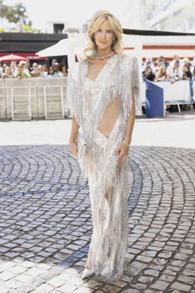 Cannes Victoria Hervey exits Martinez MP Cannes, France- May 17: Lady Victoria Hervey leaves the Martinez Hotel during 79th Festival of Cannes, on May 17, 2026 in Cannes, France. Photo by Marco Piovanotto Abacapress.com Cannes France Copyright: xPiovanottoxMarco ABACAx