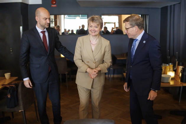 Johann Wadephul (CDU), Bundesaussenminister, beim NATO-Aussenministertreffen in Helsingborg. Hier mit der Aussenministerin von Grossbritannien, Yvette Cooper, und den Aussenminister von Frankreich, Jean-Noel Barrot,.(L) 22.05.2026. Fotografiert im Auftrag des Auswaertigen Amtes Helsingborg Schweden Copyright: xThomasxImo AAx