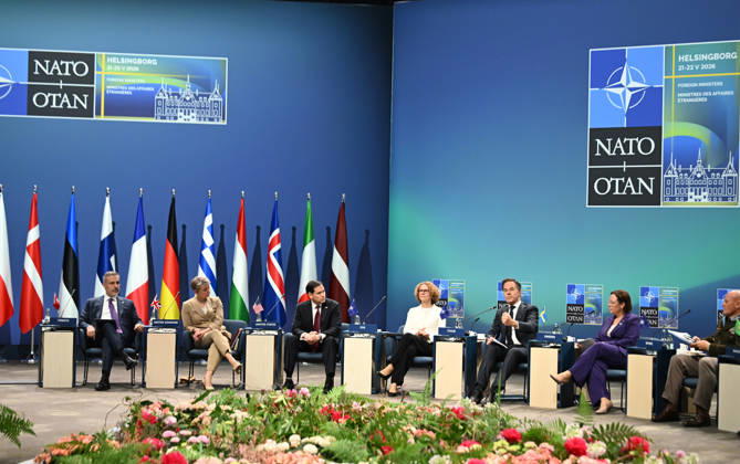 NATO Foreign Ministers Meeting HELSINGBORG, SWEDEN - MAY 22: Turkish Foreign Minister Hakan Fidan (L), UK Foreign Secretary Yvette Cooper (2nd L), US Secretary of State Marco Rubio (3rd L), NATO Deputy General Secretary Radmila Shekerinska (4th L), NATO Secretary General Mark Rutte (5th L), and Swedish Foreign Minister Maria Malmer Stenergard (6th L) attend the North Atlantic Council Foreign Ministers Session during the NATO Foreign Ministers Meeting in Helsingborg, Sweden, on May 22, 2026. Dursun Aydemir Anadolu Helsingborg Sweden. Editorial use only. Please get in touch for any other usage.  Copyright: x2026xAnadoluxDursunxAydemirx