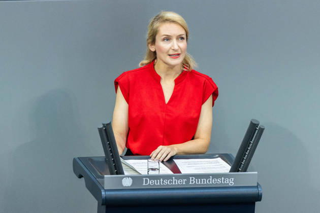 81. Sitzung des Deutschen Bundestages am 22.05.2026 im Plenarsaal des Reichstagsgebäudes in Berlin Ines Schwerdtner ( MdB Die Linke )