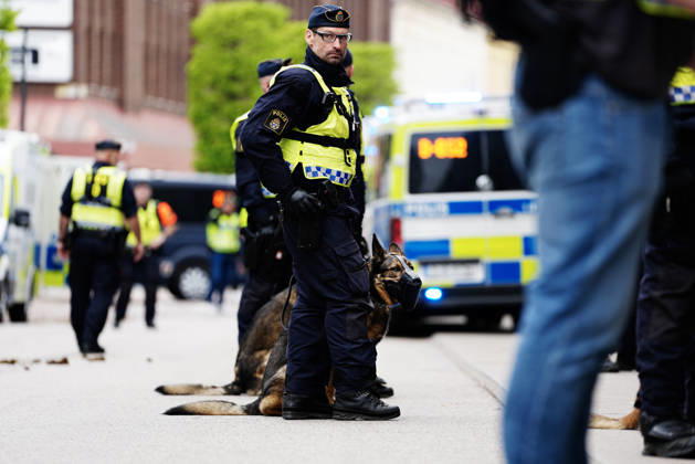 HELSINGBORG, SWEDEN 20260522 Police and police dog during demonstrations on the occasion of the NATO Foreign Ministers meeting at Sea U in Helsingborg HELSINGBORG SWEDEN x9200x  Copyright: xBjörnxLarssonxRosvall TTx NATOS UTRIKESMINISTERMÖTE HELSINGBORG _K4j8R-MssQ