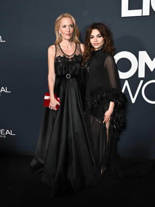 Entertainment Bilder des Tages IPA84977425 - Cannes, 79th Cannes Film Festival 2026 - evening 11. L OrÃ al Paris Lights on Women s Worth Award. Pictured are Gillian Anderson, Ariana Greenblatt  Copyright: xSimonexComix xPoolxPhotoxEventsx07x 84977425
