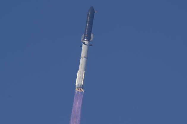May 22, 2026, Starbase, Texas, USA: A new version of the SpaceX Starship rocket launches from Starbase, Texas, on May 22, 2026. Starbase USA - ZUMAb268 20260522_znp_b268_009 Copyright: xJenniferxBriggsx