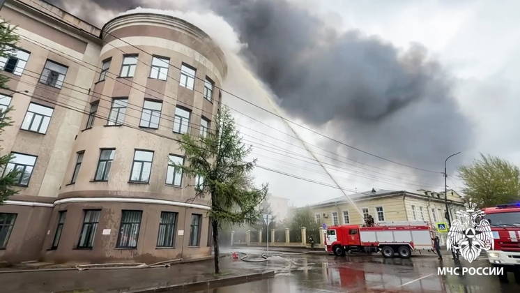 RUSSIA, IRKUTSK - MAY 23, 2026: Firefighters battle a fire at Research Institute of Precious and Rare Metals and Diamonds. Video grab. Best quality available. Russia Emergencies Ministry TASS  92905853