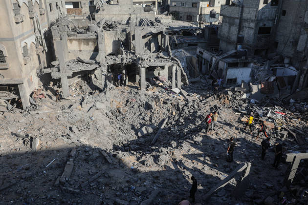 Palestinians inspect damage following Israeli strike in Bureij camp Palestinians inspect damage to homes and streets following an Israeli strike on a house and shops in the Bureij refugee camp in the central Gaza Strip on May 23, 2026. According to residents, the strike came after the collapse of a ceasefire agreement between Hamas and Israel. Photo by Moiz Salhi apaimages Bureij Gaza Strip Palestinian Territory 230526_Al-Bureij_MS_00(10) Copyright: xapaimagesxMoizxSalhixx xapaimagesx
