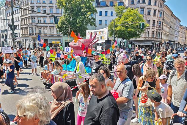 Berlin, Deutschland, 23.05.2026: Kreuzberg: 30. Kinderkarneval der Kulturen: Der Kinderkarneval wird jedes Jahr mit einem Kostümumzug und Kinderkarnevalsfest gefeiert. Copyright: xdtsxNachrichtenagenturx dts_120044