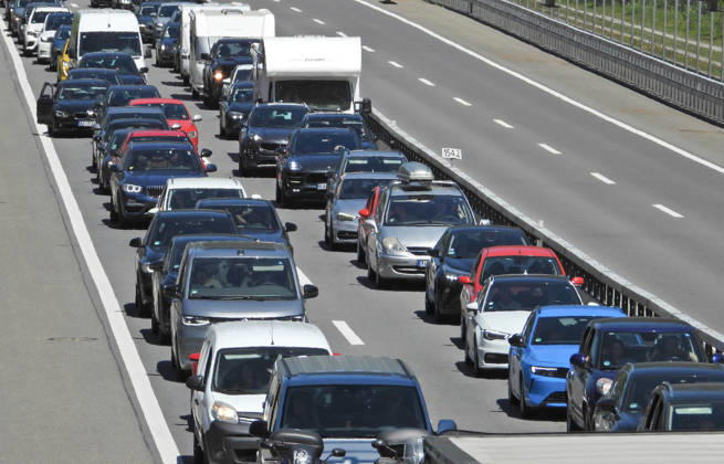 23.05.2026 Schweiz Kanton Uri. Bild. Pfingststau auf der Gotthardautobahn.