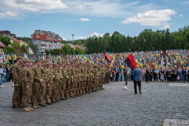 Commemoration procession held on Heroes Day in Lviv, Ukraine LVIV, UKRAINE, MAY 23: Military and civilians take part in a ceremony to honor the memory of fallen servicemen at the honorary burial grounds at the Lychakiv Cemetery during the Day of Heroes of Ukraine in Lviv, Ukraine, May 23, 2026. Also on this day, military personnel, police, members of youth organizations and civilians marched through the city in a solemn procession dedicated to all participants of the ATO JFO, war veterans and participants who died or are fighting for the freedom of Ukraine. Olena Znak Anadolu Lviv Ukraine. Editorial use only. Please get in touch for any other usage. Copyright: x2026xAnadoluxOlenaxZnakx