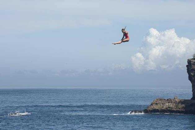 May 23, 2026, Klungkung, Bali, Indonesia: Ginni Van Katwijk of Netherland dives from the 21-meter platform during the final round of the Red Bull Cliff Diving World Series at Broken Beach in Nusa Penida, Bali, Indonesia. Klungkung Indonesia - ZUMAp229 20260523_zip_p229_014 Copyright: xLanaxPriatnax