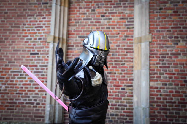 Japan-Tag 2026 in Düsseldorf, einzigartiges Kulturfest in der Landeshauptstadt von NRW - im Foto ist Luk Xnerd als Star Wars Figur mit Leuchtschwert Düsseldorf Burgplatz NRW Deutschland