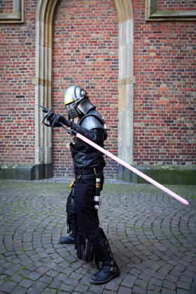 Japan-Tag 2026 in Düsseldorf, einzigartiges Kulturfest in der Landeshauptstadt von NRW - im Foto ist Luk Xnerd als Star Wars Figur mit Leuchtschwert Düsseldorf Burgplatz NRW Deutschland