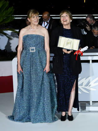 IPA85012508 - Cannes, 79th Cannes Film Festival 2026 - Golden Palm Photocall - The awardees. Pictured: Valeska Grisebach and Yana Radeva  Copyright: xTerenghi Ipa-Agency.netx xPoolxPhotoxEventsx07x 85012508