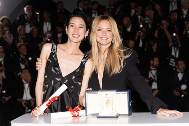 79ème Festival International du Film de Cannes Photocall des Palmes 79th International Cannes Film Festival Photocall with winners 456715 2026 05 23 France Efira, Virginie Okamoto, Tao  Copyright: xIvankaxVoisinx xStarfacex STAR_456715_013