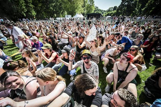 Das Pfingst Open Air Essen-Werden geht in die 41. Runde. Bei sommerlichem Wetter feierten 10000 Menschen das Musikfestival. Das Festival ist umsonst und draußen. Drei Bühnen auf dem Gelände im Löwental wurden bespielt. ** NUR FÜR REDAKTIONELLE ZWECKE ** EDITORIAL USE ONLY **<p>Hauptbühne: Jonny Mahoro am Samstag, dem 23 05 2026. Das Pfingst Open Air Essen-Werden geht in die 41. Runde. Bei sommerlichem Wetter feierten 10000 Menschen das Musikfestival. Das Festival ist umsonst und draußen. Drei Bühnen auf dem Gelände im Löwental wurden bespielt. Deutschland NRW Essen Copyright: KerstinxKokoska