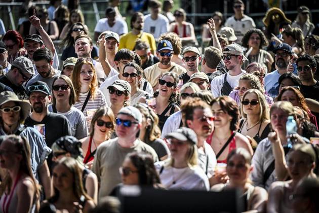 Das Pfingst Open Air Essen-Werden geht in die 41. Runde. Bei sommerlichem Wetter feierten 10000 Menschen das Musikfestival. Das Festival ist umsonst und draußen. Drei Bühnen auf dem Gelände im Löwental wurden bespielt. ** NUR FÜR REDAKTIONELLE ZWECKE ** EDITORIAL USE ONLY **<p>Hauptbühne : Emma Rose am Samstag, dem 23 05 2026. Das Pfingst Open Air Essen-Werden geht in die 41. Runde. Bei sommerlichem Wetter feierten 10000 Menschen das Musikfestival. Das Festival ist umsonst und draußen. Drei Bühnen auf dem Gelände im Löwental wurden bespielt. Deutschland NRW Essen Copyright: KerstinxKokoska