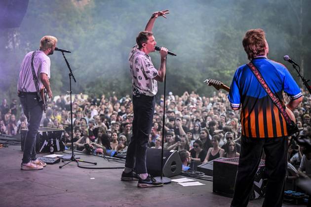 Das Pfingst Open Air Essen-Werden geht in die 41. Runde. Bei sommerlichem Wetter feierten 10000 Menschen das Musikfestival. Das Festival ist umsonst und draußen. Drei Bühnen auf dem Gelände im Löwental wurden bespielt. ** NUR FÜR REDAKTIONELLE ZWECKE ** EDITORIAL USE ONLY **<p>Hauptbühne: Das Lumpenpack am Samstag, dem 23 05 2026. Das Pfingst Open Air Essen-Werden geht in die 41. Runde. Bei sommerlichem Wetter feierten 10000 Menschen das Musikfestival. Das Festival ist umsonst und draußen. Drei Bühnen auf dem Gelände im Löwental wurden bespielt. Deutschland NRW Essen Copyright: KerstinxKokoska
