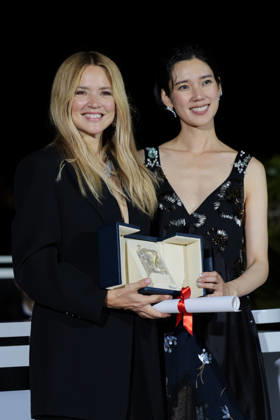 79ème Festival International du Film de Cannes Photocall des Palmes 79th International Cannes Film Festival Photocall with winners 456721 2026 05 23 France Efira, Virginie Okamoto, Tao  Copyright: xLionelxGuericolas MPPx STAR_456721_049