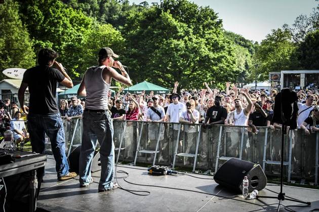 Das Pfingst Open Air Essen-Werden geht in die 41. Runde. Bei sommerlichem Wetter feierten 10000 Menschen das Musikfestival. Das Festival ist umsonst und draußen. Drei Bühnen auf dem Gelände im Löwental wurden bespielt. ** NUR FÜR REDAKTIONELLE ZWECKE ** EDITORIAL USE ONLY **<p>am Samstag, dem 23 05 2026. Das Pfingst Open Air Essen-Werden geht in die 41. Runde. Bei sommerlichem Wetter feierten 10000 Menschen das Musikfestival. Das Festival ist umsonst und draußen. Drei Bühnen auf dem Gelände im Löwental wurden bespielt. Deutschland NRW Essen Copyright: KerstinxKokoska