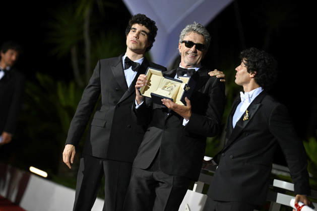 Cannes Winners Photocall FC Javier Ambrossi, Pawel Pawlikowski and Javier Calvó pose with the ex-aequo Best Director award for The Black Ball and Fatherland during the Palme D Or winners photocall at the 79th annual Cannes Film Festival at Palais des Festivals on May 23, 2026 in Cannes, France .Photo by Franck Castel ABACAPRESS.COM Cannes  Copyright: xCastelxFranck ABACAx