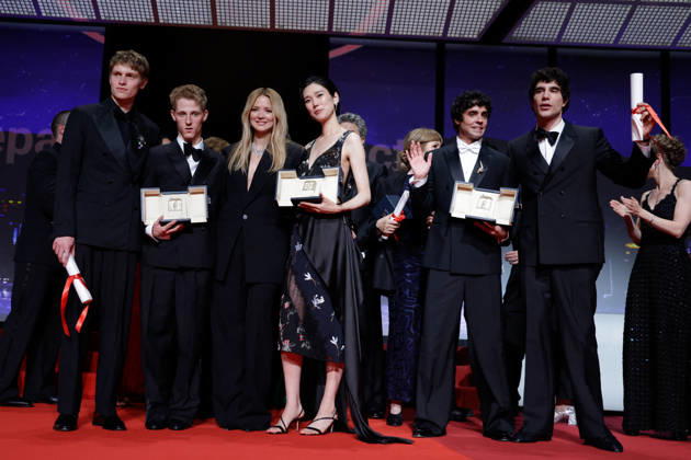 Emmanuel Macchia, Valentin Campagne, Tao Okamoto, Virginie Efira, Park Chan wook, Javier Ambrossi , Javier Calvo Cérémonie de clôture du 79ème Festival International du Film de Cannes, le 23 mai 2026 Borde Jacovides Moreau Bestimage Closing ceremony of the 79th Cannes International Film Festival Opening ceremony on May 23, 2026 Cannes France  Copyright: xOLIVIERxBORDEx xBESTIMAGExOLIVIERxBORDEx xBESTIMAGEx