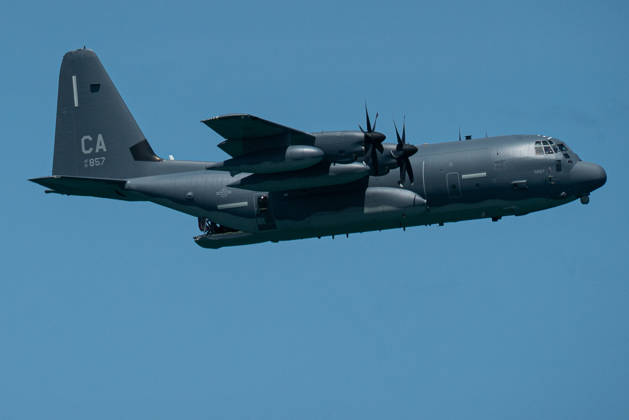 Air show during Memorial Day celebrations and the 250th anniversary of the United States MIAMI BEACH, FLORIDA, UNITED STATES - MAY 23: A HC-130J military aircraft flies over the beaches during the 2026 Air Show, held as part of the Memorial Day Weekend celebrations and the 250th anniversary of the United States in Miami Beach, Florida, on May 23, 2026. Jesus Olarte Anadolu Florida United States. Editorial use only. Please get in touch for any other usage.  Copyright: x2026xAnadoluxJesusxOlartex