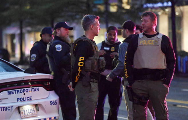 Multiple Shots Fired Half A Block From White House Complex Law enforcement work the scene after multiple rapid-fire gunshots ring out outside the White House on May 23, 2026 in Washington, DC. A suspect was killed after opening fire on a Secret Service checkpoint outside the White House Saturday evening. Photo by Olivier Douliery ABACAPRESS.COM Washington DC United States  Copyright: xDoulieryxOlivier ABACAx