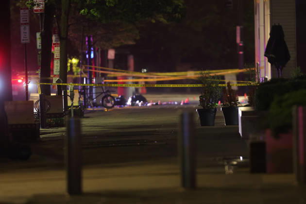WASHINGTON, D.C. MAY 23: Police Officers investigate after shots were fired after a suspect approached a security checkpoint near the White House and began firing at officers and later died at a hospital near by after being shot by Secret Service officers on May 23, 2026 in Washington, D.C. Copyright: xmpi34 MediaPunchx