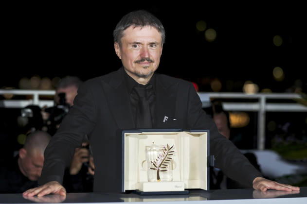 Cristian Mungiu mit der Goldenen Palme für den besten Film Fjord beim Photocall mit den Preisträgern auf dem Festival de Cannes 2026 79. Internationale Filmfestspiele von Cannes am Palais des Festivals. Cannes, 23.05.2026