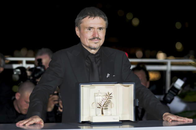 Cristian Mungiu mit der Goldenen Palme für den besten Film Fjord beim Photocall mit den Preisträgern auf dem Festival de Cannes 2026 79. Internationale Filmfestspiele von Cannes am Palais des Festivals. Cannes, 23.05.2026