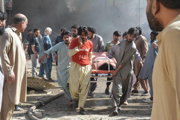 Several injured in explosion targeting train in southwest Pakistan QUETTA,PAKISTAN - MAY 24: Pakistani forces and rescue workers are busy with relief work after an explosion injured several people near Chaman Phatak Quetta southwestern Balochistan, Pakistan on Sunday May 24, 2026. Mazhar Chandio Anadolu Quetta Pakistan. Editorial use only. Please get in touch for any other usage.  Copyright: x2026xAnadoluxMazharxChandiox