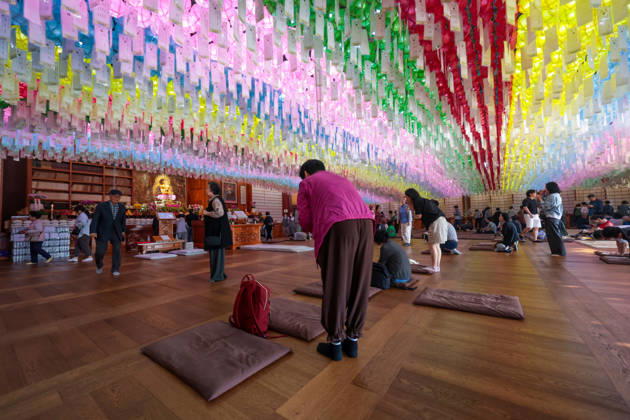Buddha s Birthday celebrations in South Korea Buddhist believers offer prayers beneath lotus lanterns ahead of a ritual marking Buddha s Birthday at a temple in Incheon, South Korea, on May 24, 2026. Incheon South Korea  Copyright: xMatrixxImagesx xJungxUi-Chelx
