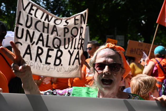 May 24, 2026, Madrid, Madrid, Spain: Thousands of demonstrators march through central Madrid to demand affordable housing and protest against rising rental prices, as the Spanish capital joins nationwide mobilizations calling for stronger housing protections and access to decent homes. Madrid Spain - ZUMAd308 20260524_zsp_d308_001 Copyright: xJuanxCarlosxLucasx