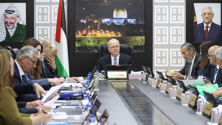 Palestinian cabinet discusses humanitarian situation in Gaza during meeting Palestinian Prime Minister Mohammad Mustafa chairs a cabinet meeting in the West Bank city of Ramallah on May 24, 2026. During the session, the cabinet warned of the rapidly deteriorating humanitarian situation in the Gaza Strip amid restrictions on the entry of food aid, fuel and medical supplies. Photo by Prime Minister Office apaimages Ramallah West Bank Palestinian Territory 240526_Ramallah_PMO_00(1) Copyright: xapaimagesxPrimexMinisterxOfficex xapaimagesx