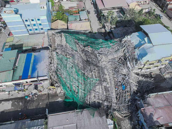 Building collapsed in Philippines, trapping multiple people, killing at least one ANGELES, PAMPANGA PROVINCE, PHILIPPINES - MAY 24: (----EDITORIAL USE ONLY - MANDATORY CREDIT - BUREAU OF FIRE PROTECTION (BFP) HANDOUT - NO MARKETING NO ADVERTISING CAMPAIGNS - DISTRIBUTED AS A SERVICE TO CLIENTS----) A general view of the rubble of a building after it collapsed, in Angeles, Pampanga Province, Philippines, on May 24, 2026. One Malaysian national has been found dead, at least 24 were rescued alive and at least 21 are still missing, after the nine-storey building that was under construction collapsed, according to the local authorities. Search and rescue efforts are still underway. Bureau of Fire Protection Handout Anadolu Angeles Philip Copyright: x2026xAnadoluxBureauxofxFirexProtectionx xHandoutx