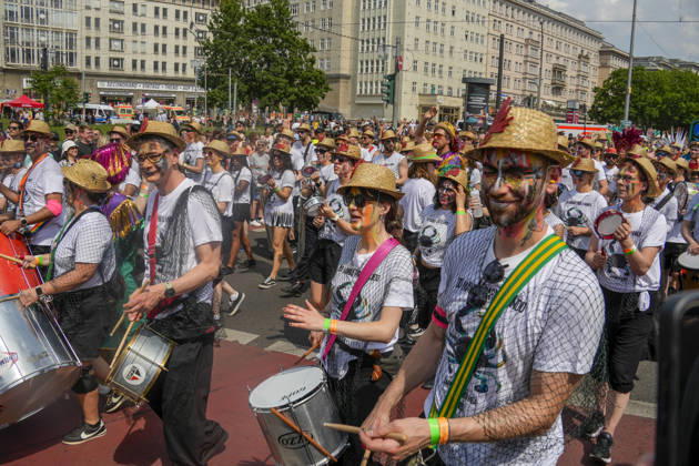Karneval der Kulturen 2026, Event, Strassenfest, , Multikulti, Berlin-Kreuzberg, Karneval der Kulturen 2026, Event, Strassenfest , Multikulti, Berlin-Kreuzberg, 30 Jahre Karneval der Kulturen, Samba, Start Nr. 1 Sapucaiu no Samba