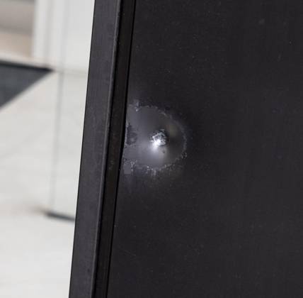 May 24, 2026, Washington, District Of Columbia, USA: Bullet hole damage caused by gunfire at the corner of 17th Street and Pennsylvania Avenue, in the aftermath of yesterday™s shooting incident near the White House in Washington, DC, USA, on May 24, 2026. The crime scene investigation is continuing Washington USA  - ZUMAs152 20260524_faa_s152_009 Copyright: xAndrewxThomasx