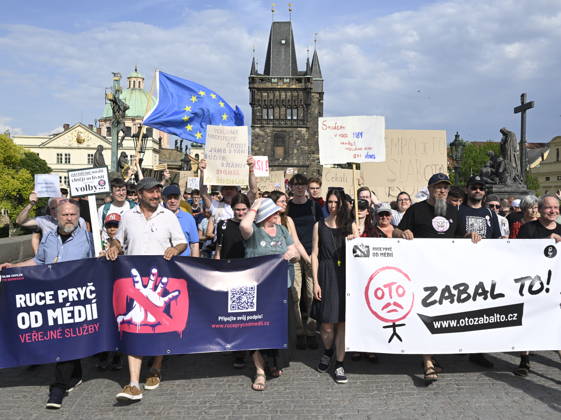 News Bilder des Tages Millions Moments association organises march in Prague to Government Office in support of public Czech Television and Czech Radio, Prague, Czech Republic, on May 24, 2026. (CTKxPhoto MichalxKrumphanzl) CTKPhotoP2026052405382  CTKPhotoP2026052405382